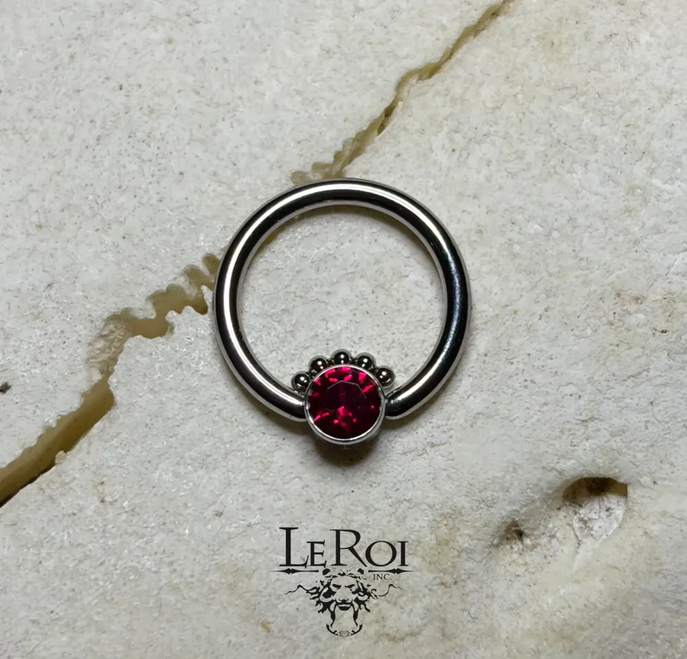 Anneau titane pierre Swarovski ruby